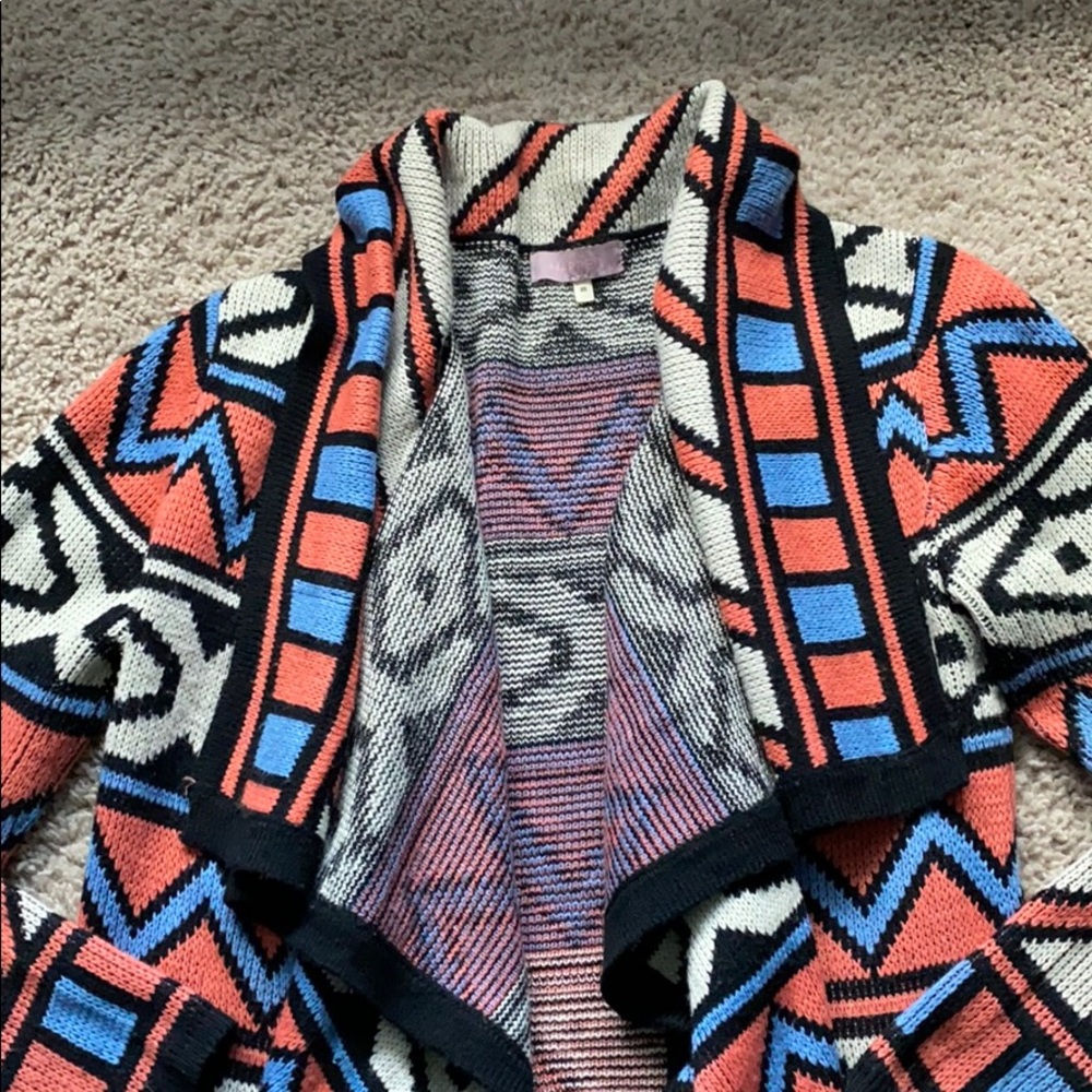 Francesca’s Sweater - Picture 3 of 9